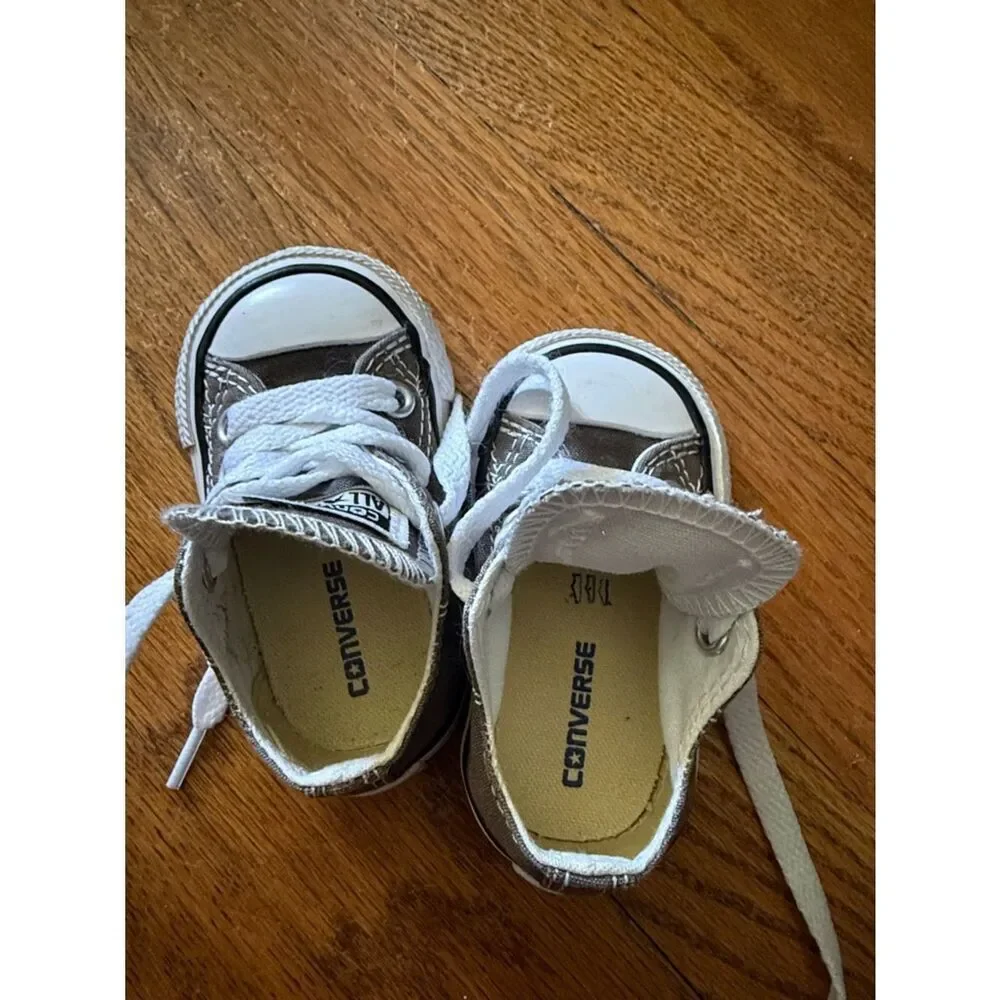 Converse Kids Gray Canvas Low-Top Sneakers with White Accents Size 2